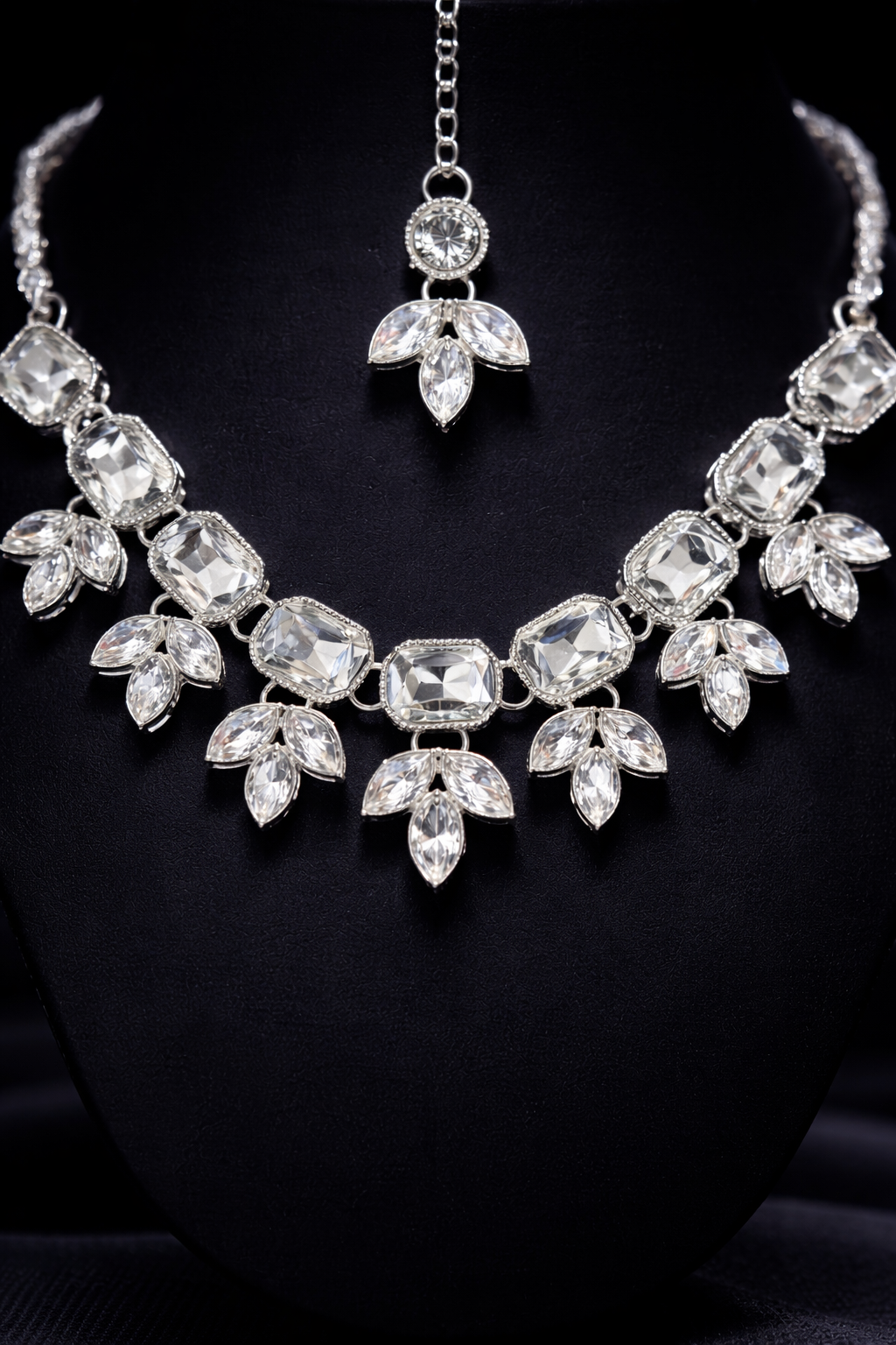 Silver Mirror Kundan Jewellery Set (Necklace + Earrings + Maangtikka)